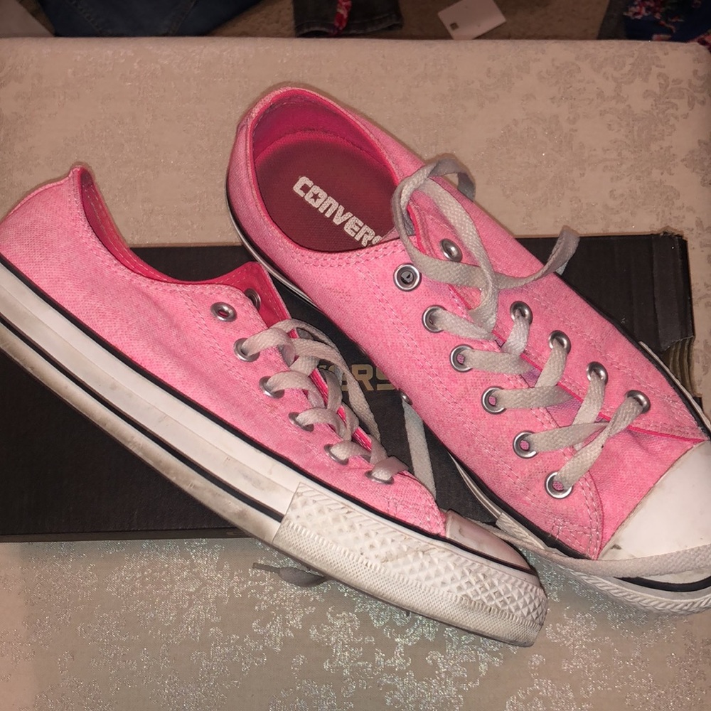 Neon pink Converse - Picture 2 of 4